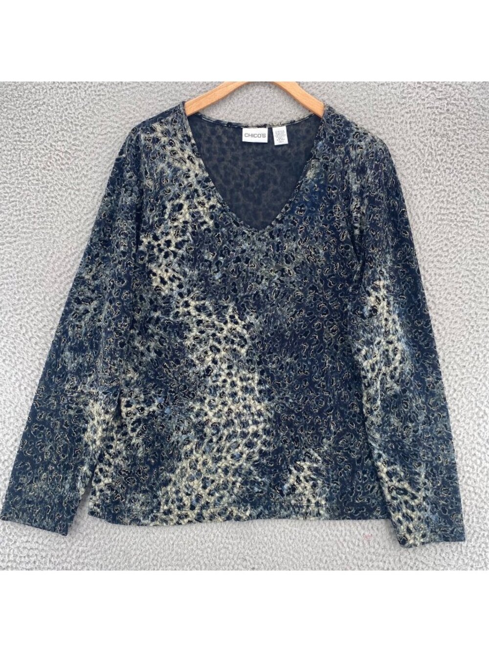 Chicos Top Womens 3 US Extra Large Green Animal Print Textured Knit V Neck Tee